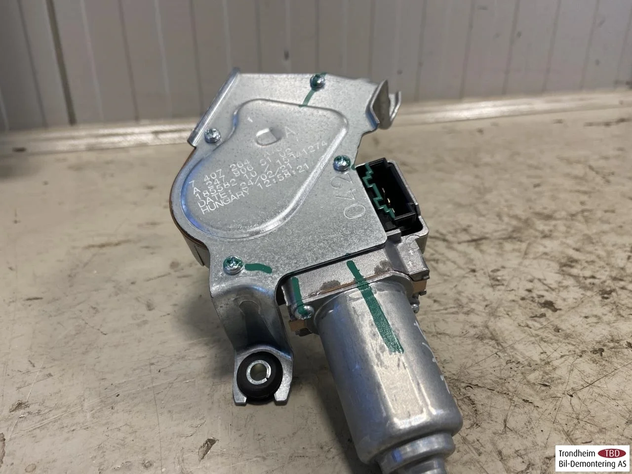 Mercedes EQA H243 2021- Ablaktörlő motor, csomagtérajtó nézet 2