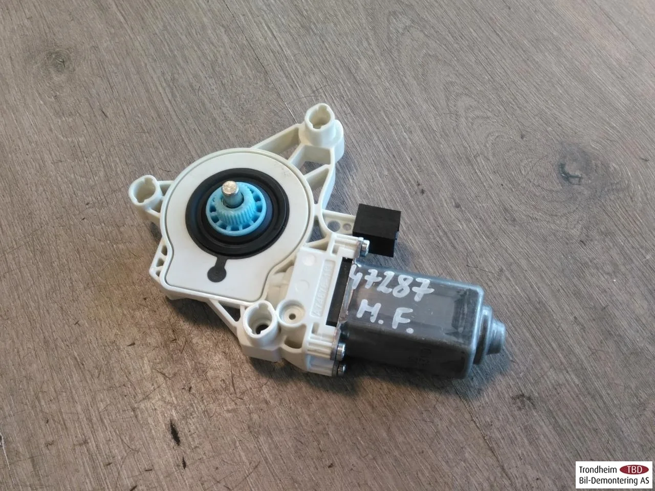 Skoda ENYAQ IV 2021- Ablakemelő motor