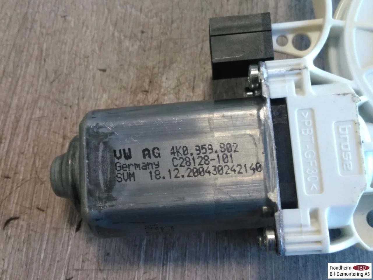 Skoda ENYAQ IV 2021- Ablakemelő motor nézet 3