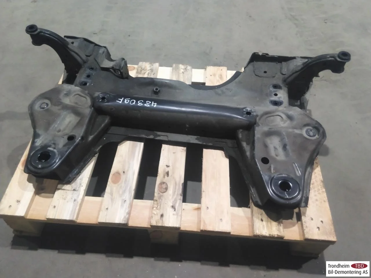 Peugeot 2008/E-2008 2020-> Cadru auxiliar față