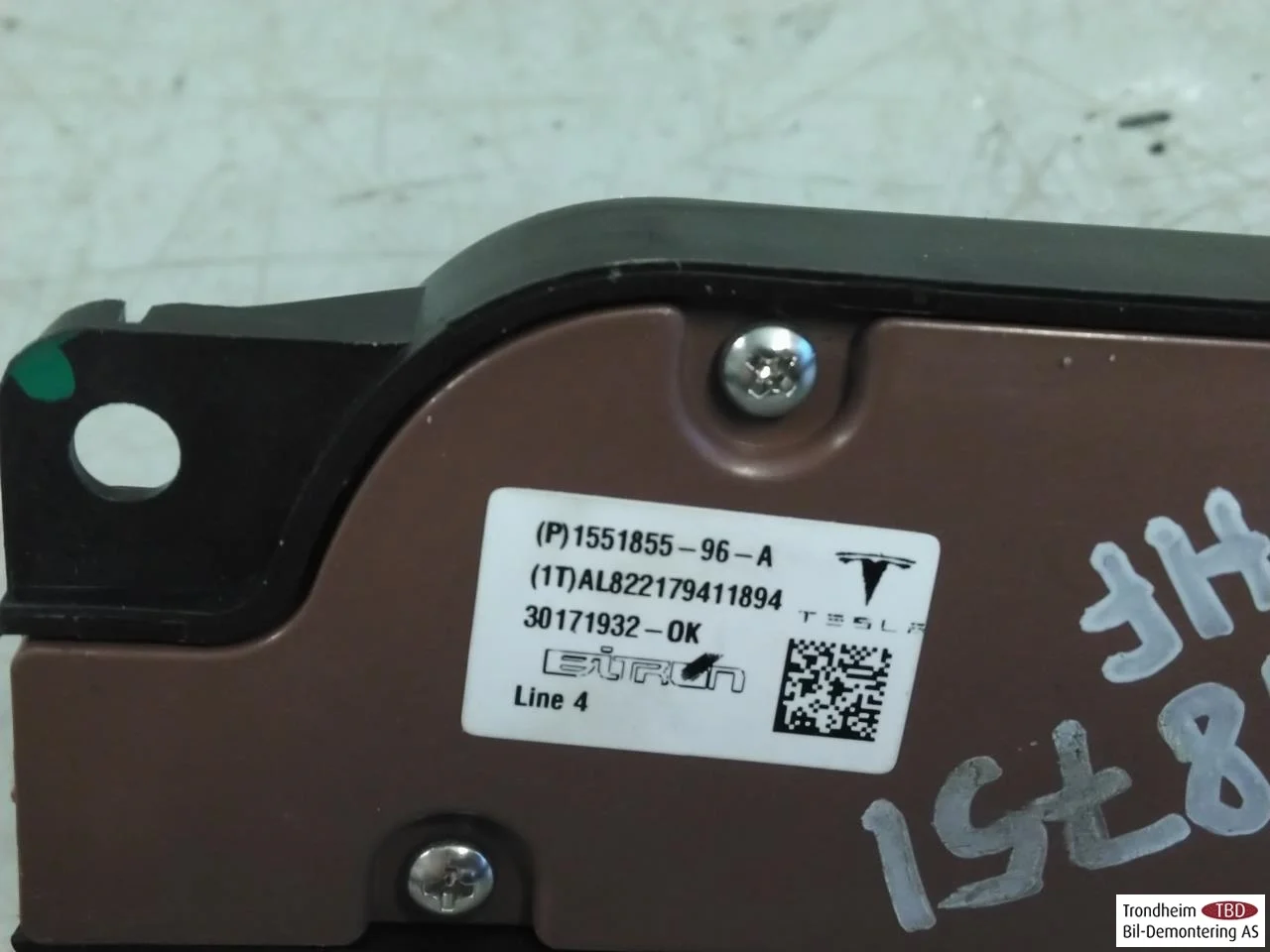 Tesla MODEL Y 2021- Ülésmemória kapcsoló nézet 3