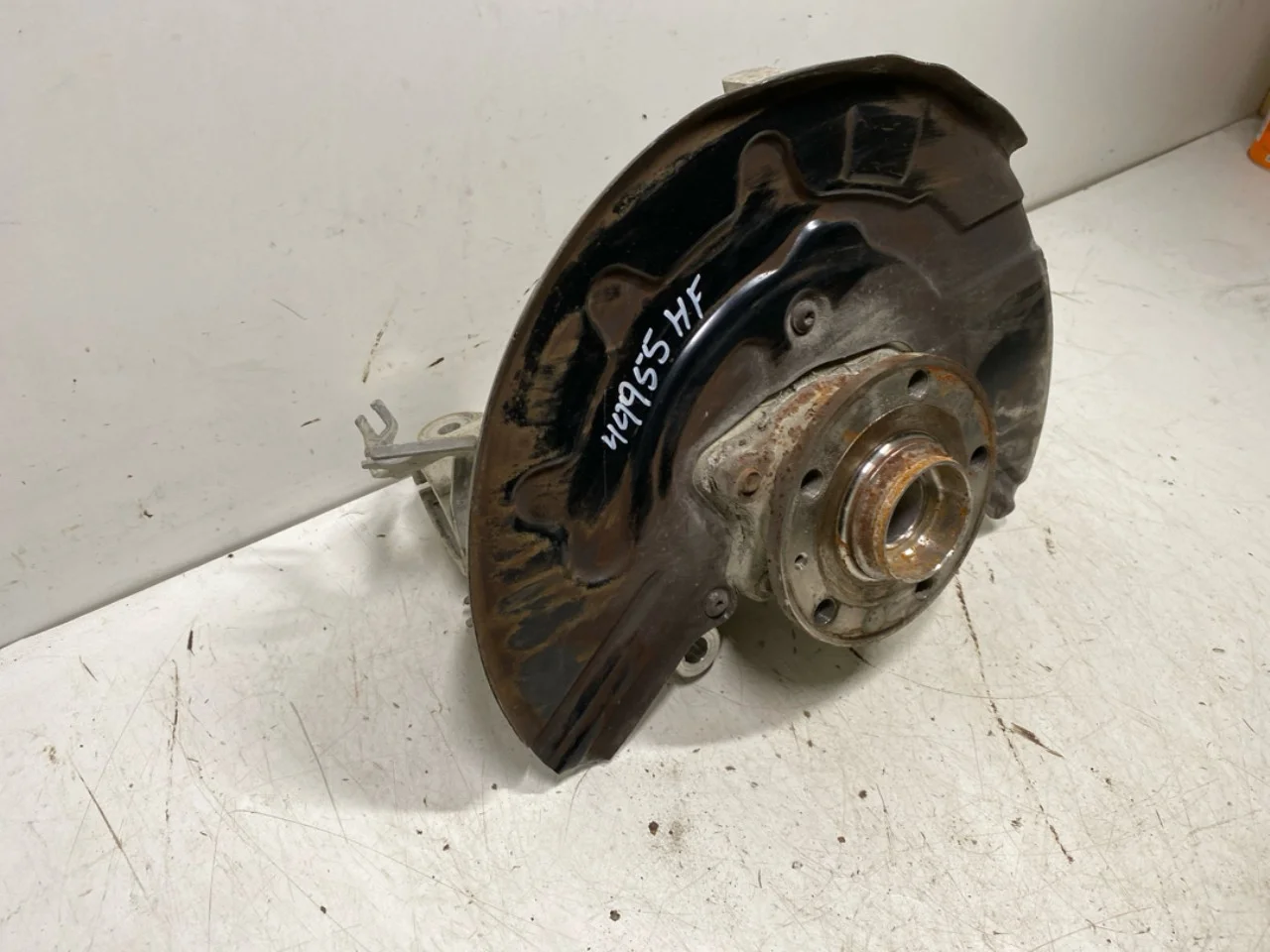 Volkswagen ID.4 2021- Front right steering knuckle view 3
