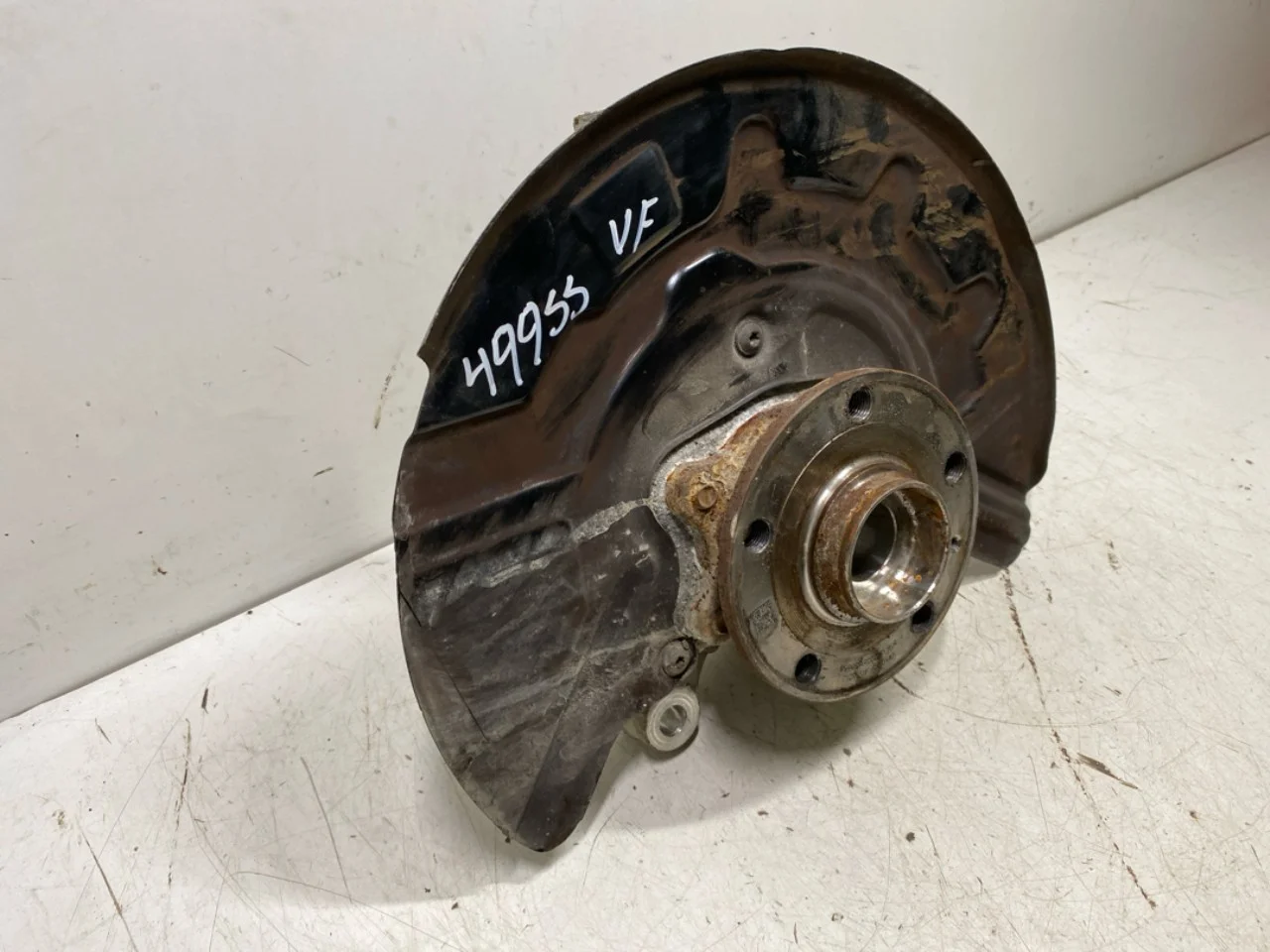 Volkswagen ID.4 2021- Stub axle carrier, left front view 3