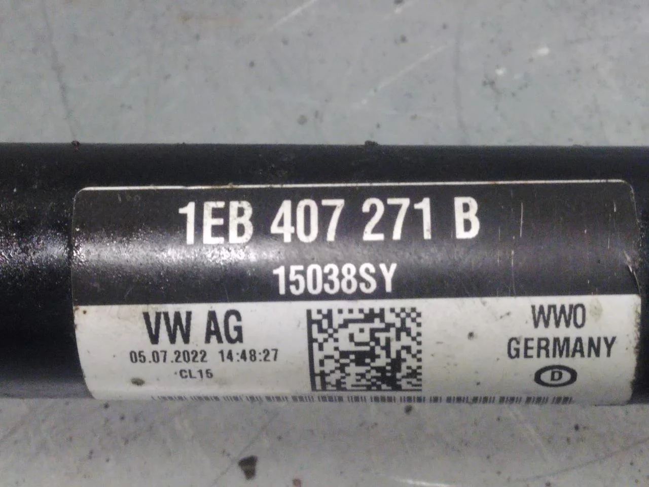Volkswagen ID.4 2021- Front left driveshaft view 4