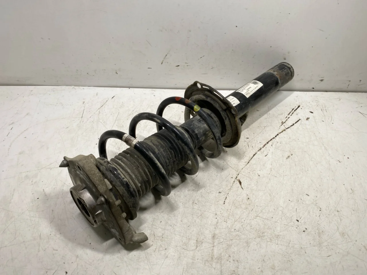 Volkswagen ID.4 2021- Amortizor tip McPherson, față dreapta vedere 2