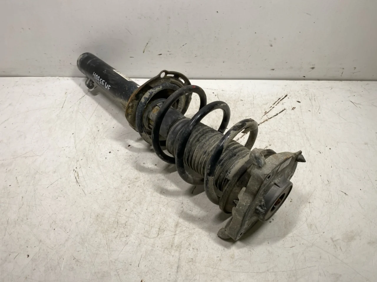 Volkswagen ID.4 2021- Strut assembly, front left view 2