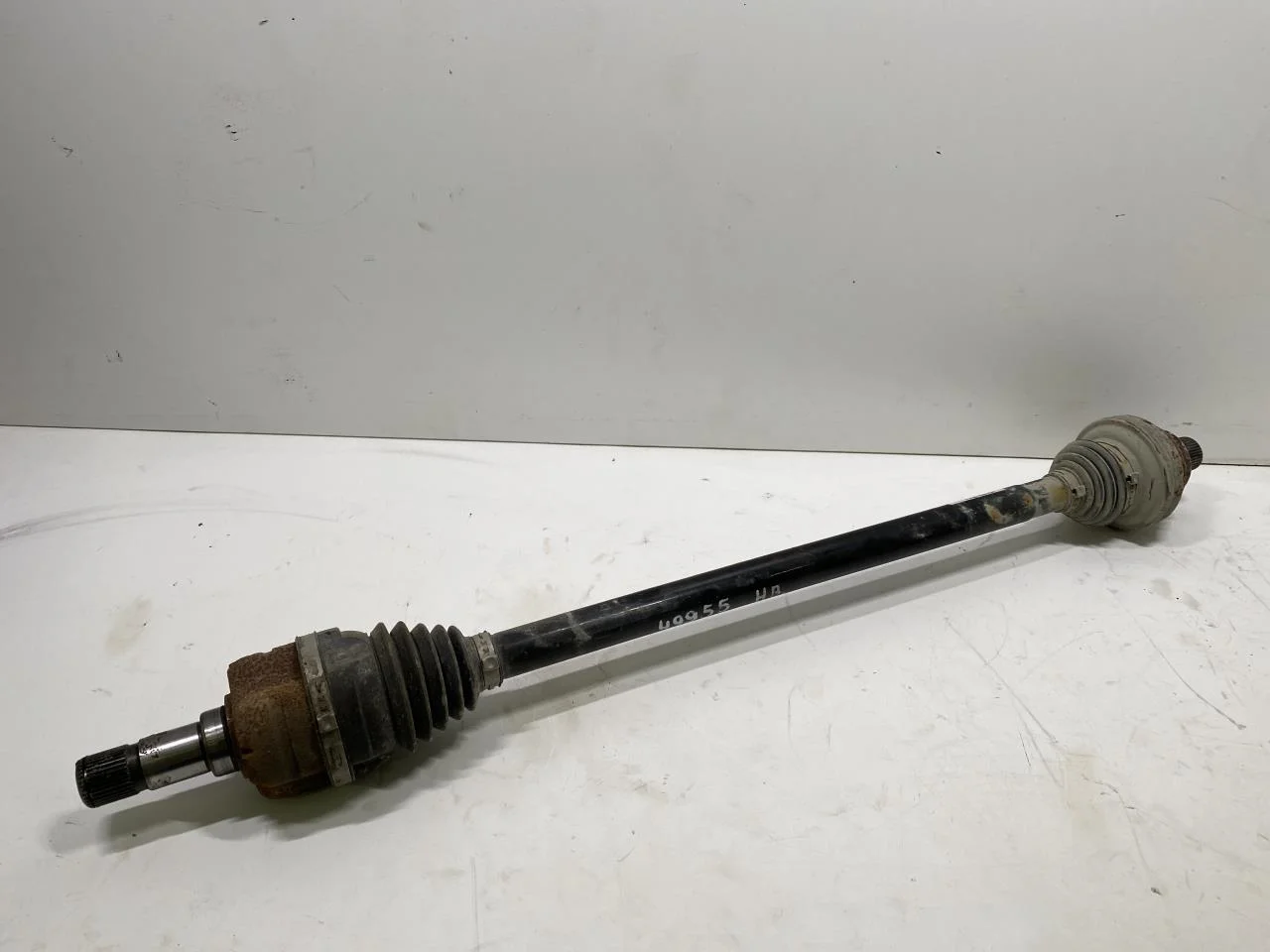Volkswagen ID.4 2021- Rear right driveshaft view 2