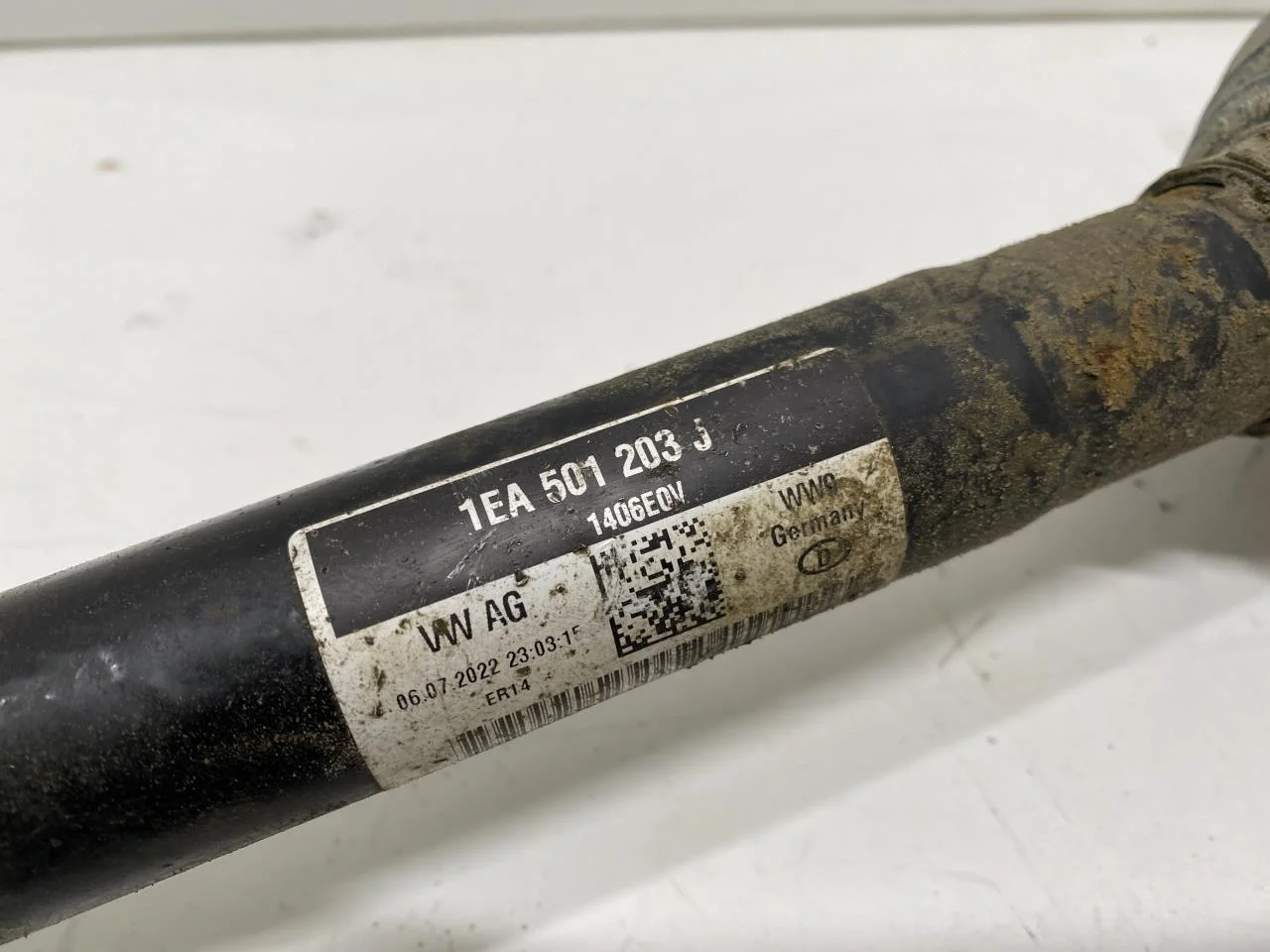 Volkswagen ID.4 2021- Rear left driveshaft view 3
