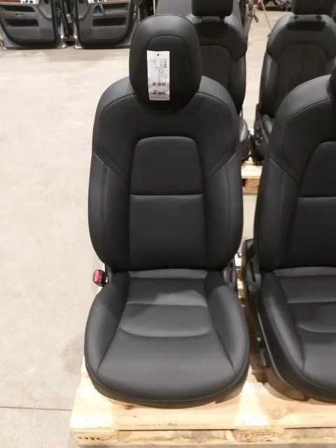Tesla MODEL 3 2017--> Seats, front and rear, complete view 2