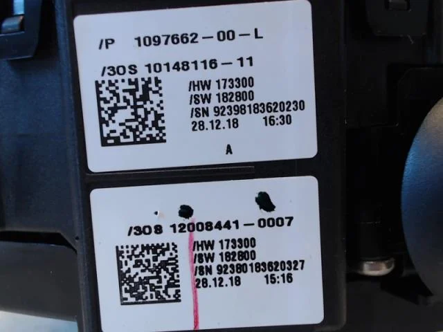 Tesla MODEL 3 2017--> Kormánykapcsolók nézet 2