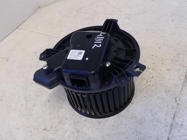 Tesla MODEL 3 2017--> Fűtésventilátor motor