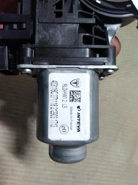 Tesla MODEL 3 2017--> Window regulator motor view 3