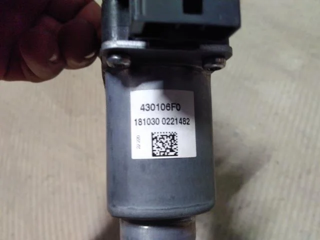 Tesla MODEL 3 2017--> Window regulator motor view 4