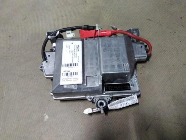 Tesla MODEL 3 2017--> Vezérlőegység, egyéb