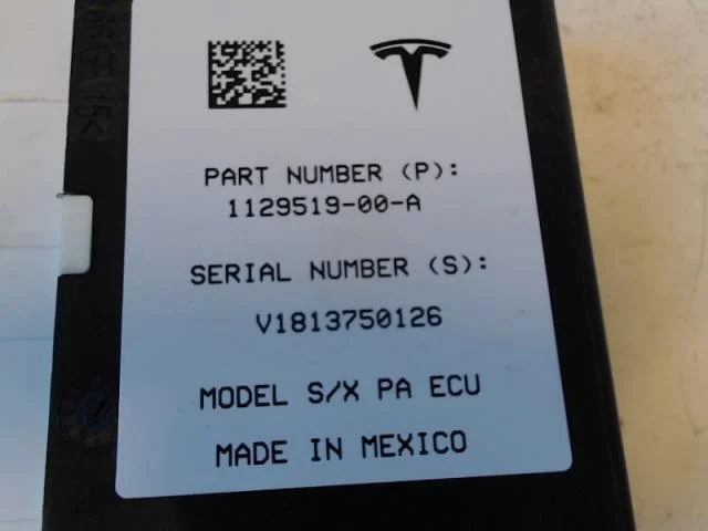 Tesla MODEL X 2016- Vezérlőegység, parkolássegéd nézet 2