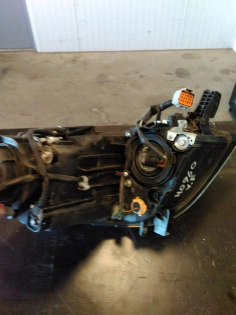 Peugeot ION Left headlight view 2