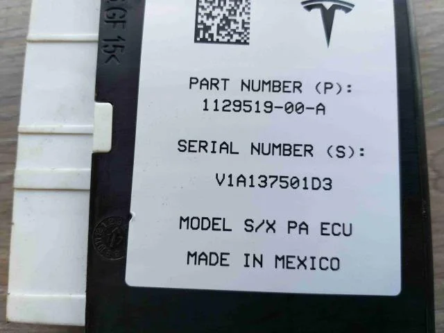 Tesla MODEL S 2013- Vezérlőegység, parkolássegéd nézet 2
