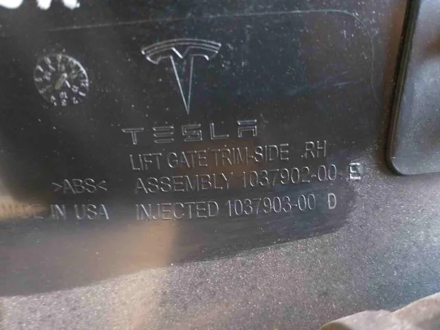 Tesla MODEL X 2016- Other interior equipment view 3