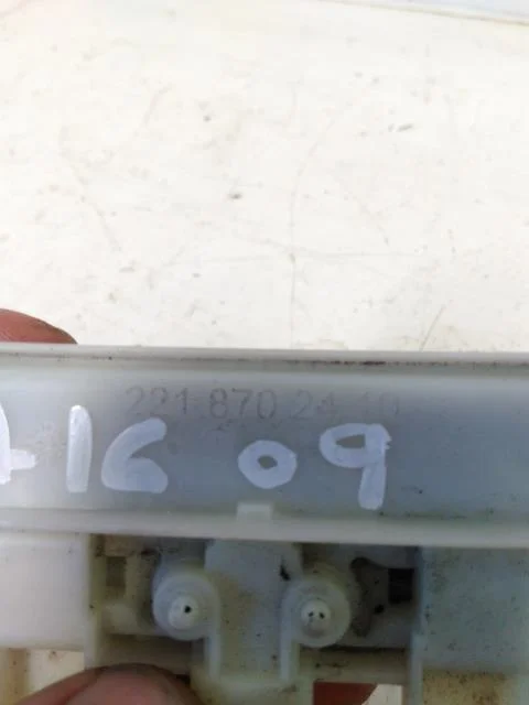 Mercedes B 180-200 W246/W242 2012-19 Csomagtérajtó külső fogantyú nézet 2