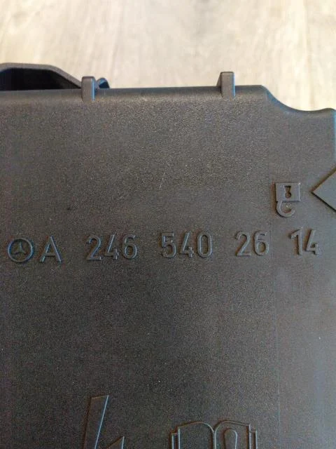 Mercedes B 180-200 W246/W242 2012-19 Fuse box / electrical center view 3