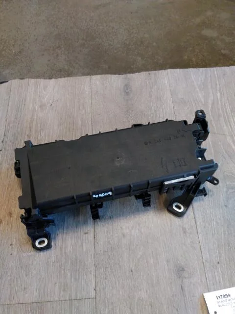 Mercedes B 180-200 W246/W242 2012-19 Fuse box / electrical center view 4