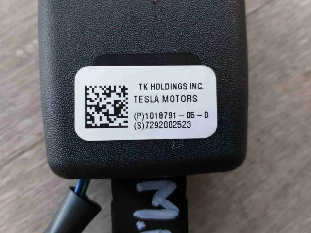 Tesla MODEL S 2013- Biztonsági öv csat / rögzítő nézet 2
