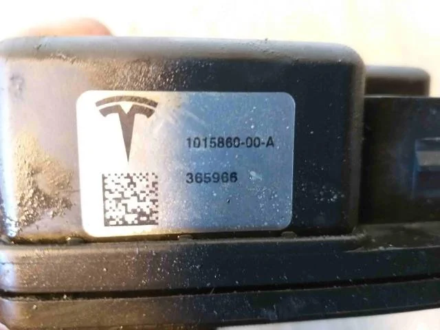 Tesla MODEL S 2013- Autóriasztó nézet 2