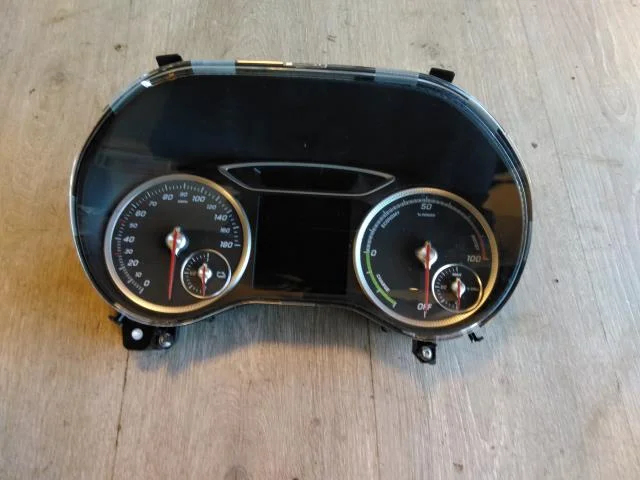 Mercedes B 180-200 W246/W242 2012-19 Műszeregység, kombinált / komplett