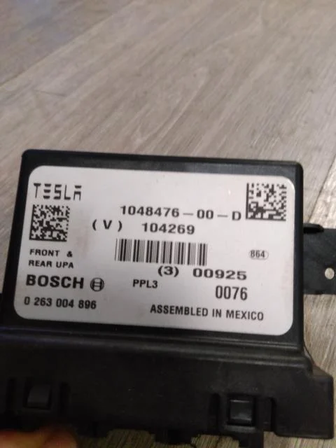 Tesla MODEL S 2013- Vezérlőegység, parkolássegéd nézet 2