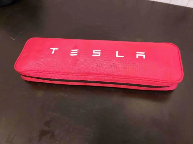 Tesla MODEL S 2013- Egyéb belső berendezés