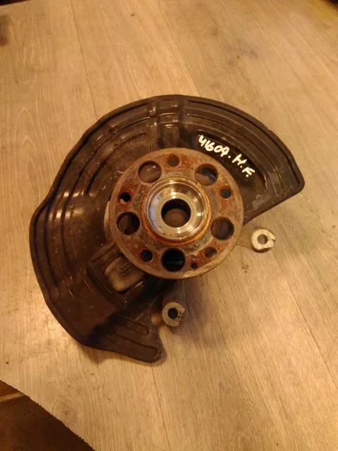 Mercedes B 180-200 W246/W242 2012-19 Csonkállvány, jobb első