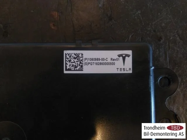 Tesla MODEL S 2013- Vezérlőegység, rugózás / légrugó nézet 2