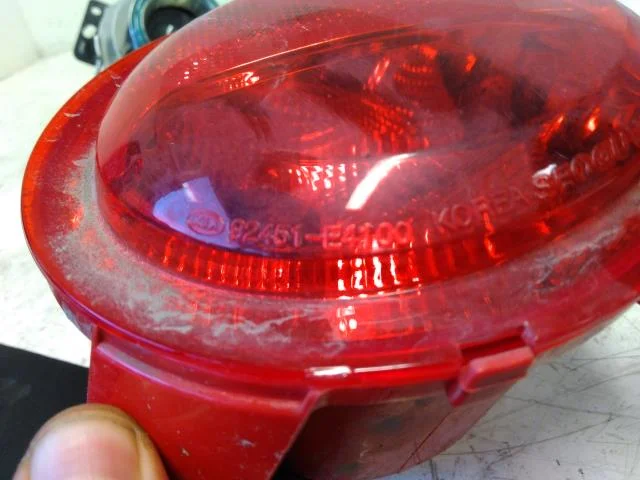 Kia SOUL 2009- Reverse light / fog light view 3