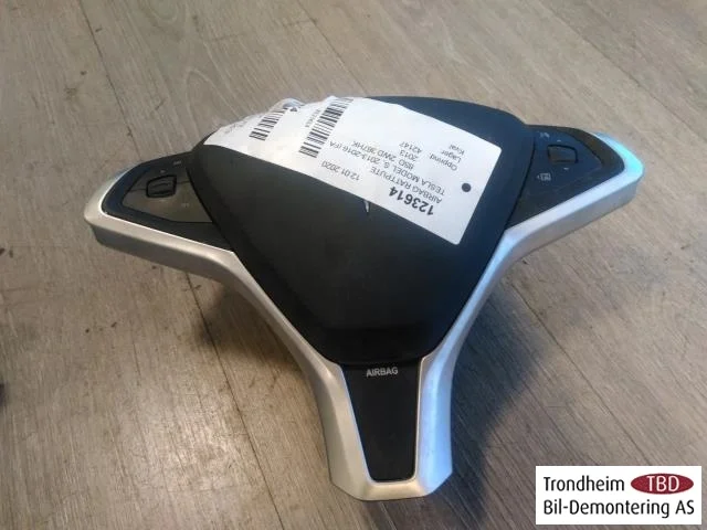 Tesla MODEL S 2013- Légzsák, kormánypárna