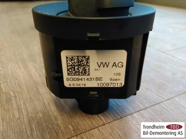 Volkswagen GOLF, E-GOLF VII 2013-20 Headlight switch view 2