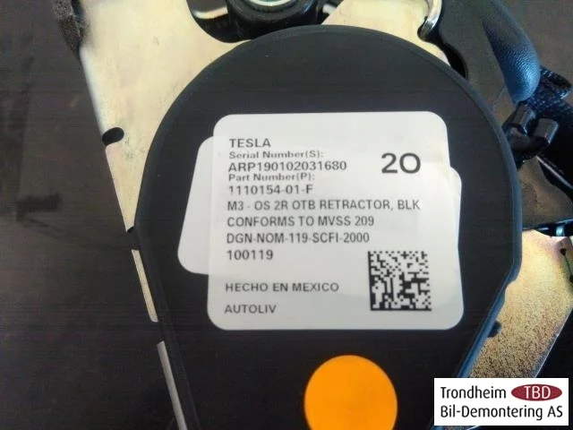 Tesla MODEL 3 2017--> Biztonsági öv, hátsó, bal nézet 3