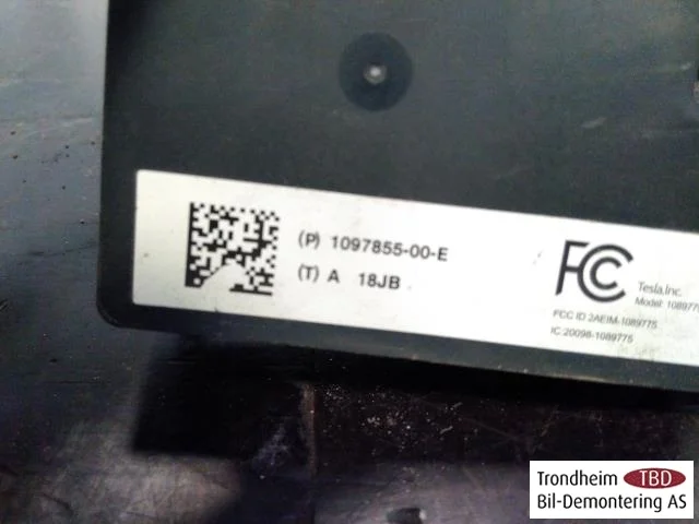 Tesla MODEL 3 2017--> Vezérlőegység, egyéb nézet 3