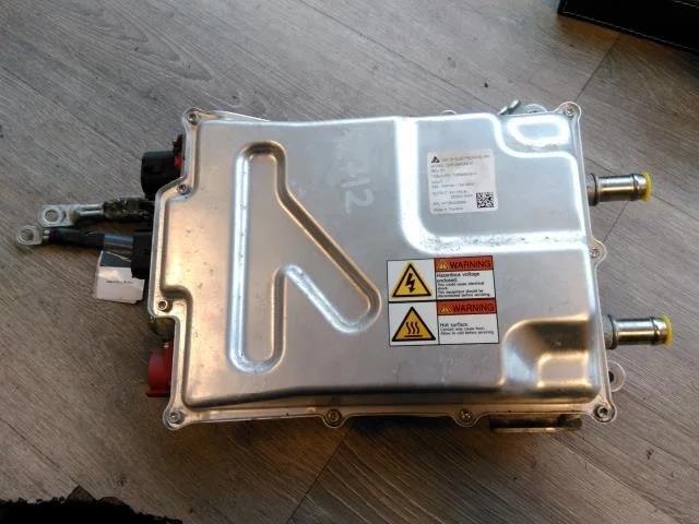 Tesla MODEL X 2016- Feszültségátalakító, akkumulátor