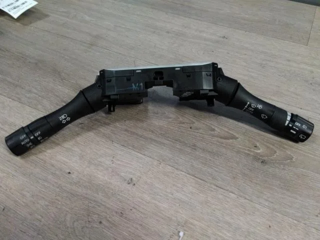 Nissan LEAF 2011-17 Steering column switches