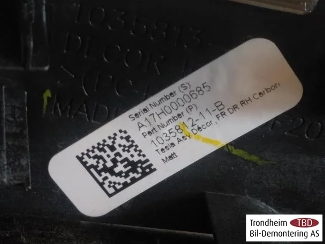 Tesla MODEL X 2016- Trim molding, other view 3