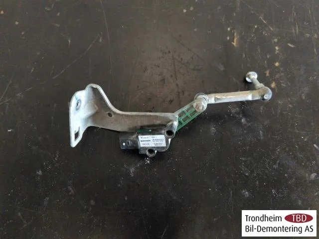 Tesla MODEL S 2013- Senzor reglaj nivel / suspensie pneumatică vedere 3