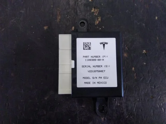Tesla MODEL X 2016- Vezérlőegység, egyéb