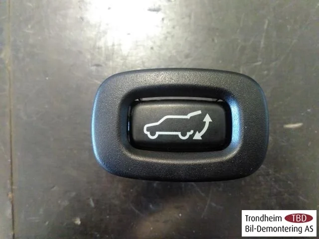 Mitsubishi OUTLANDER 2013-21 Csomagtérajtó kapcsoló nézet 3