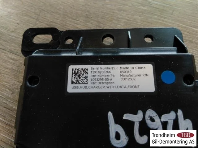 Tesla MODEL 3 2017--> Vezérlőegység, egyéb nézet 2