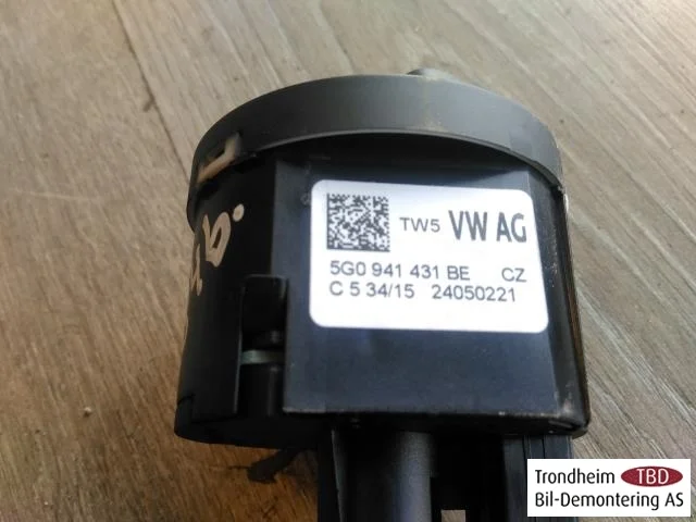Volkswagen GOLF, E-GOLF VII 2013-20 Headlight switch view 2