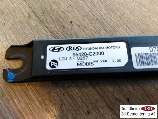 Kia NIRO 2017-22 Antenna amplifier view 2