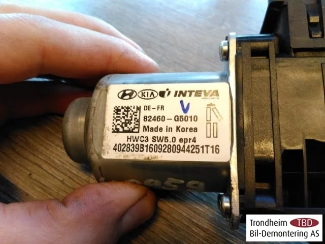 Kia NIRO 2017-22 Window regulator motor view 2
