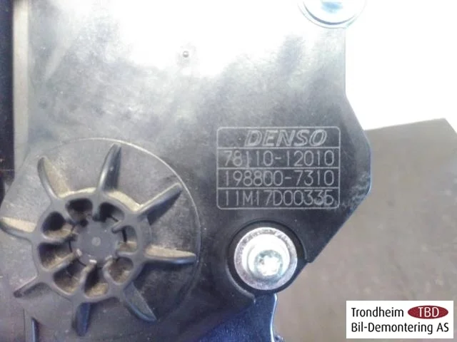 Toyota PRIUS ZVW30 2009-20 Gázpedál nézet 3
