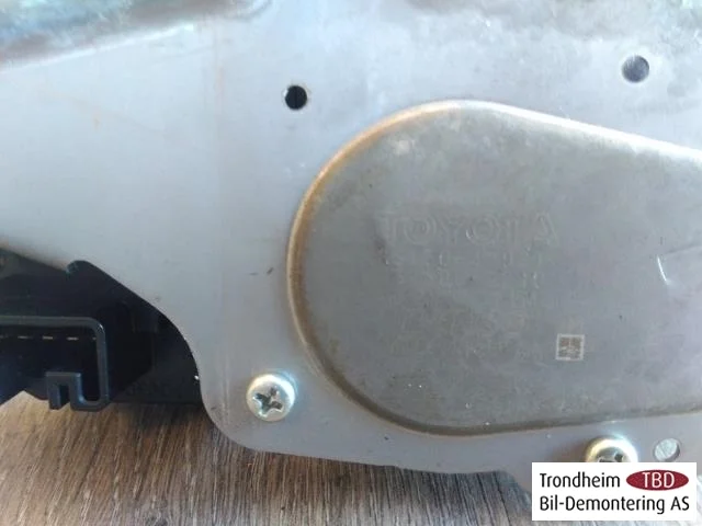 Toyota PRIUS ZVW30 2009-20 Ablaktörlő motor, csomagtérajtó nézet 2