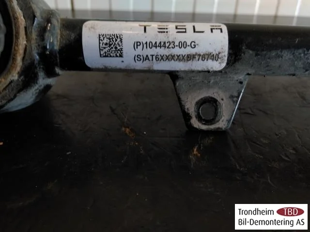 Tesla MODEL 3 2017--> Braț suspensie, stânga spate vedere 2